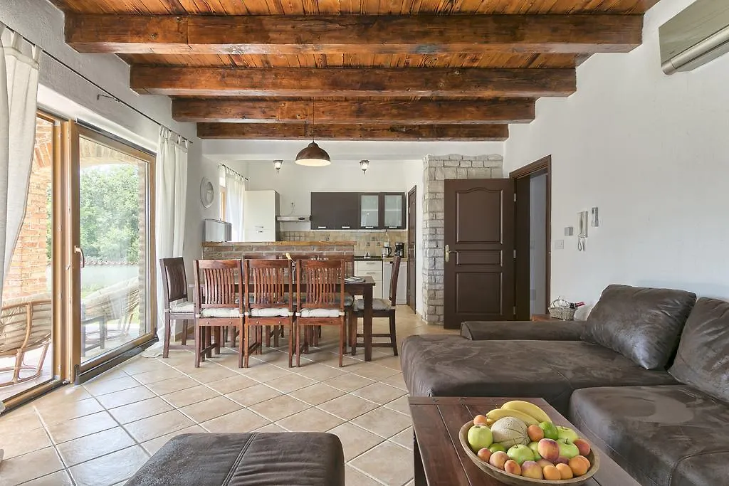 Istrian Villa Melany فودنيان